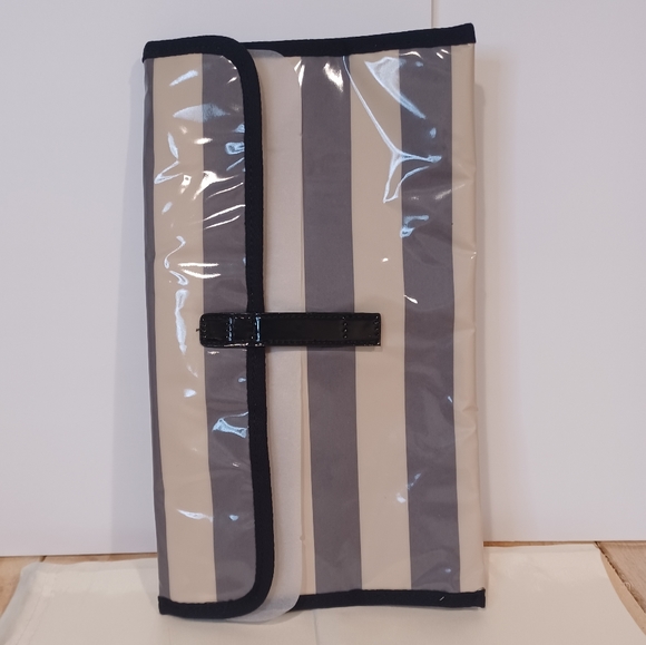 Kate Landry diaper bag tote & removable changing pad - Picture 15 of 15